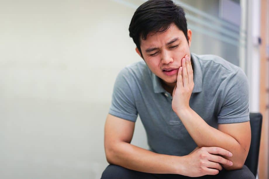 4 Easy Jaw Exercises for Short-Term TMJ Relief